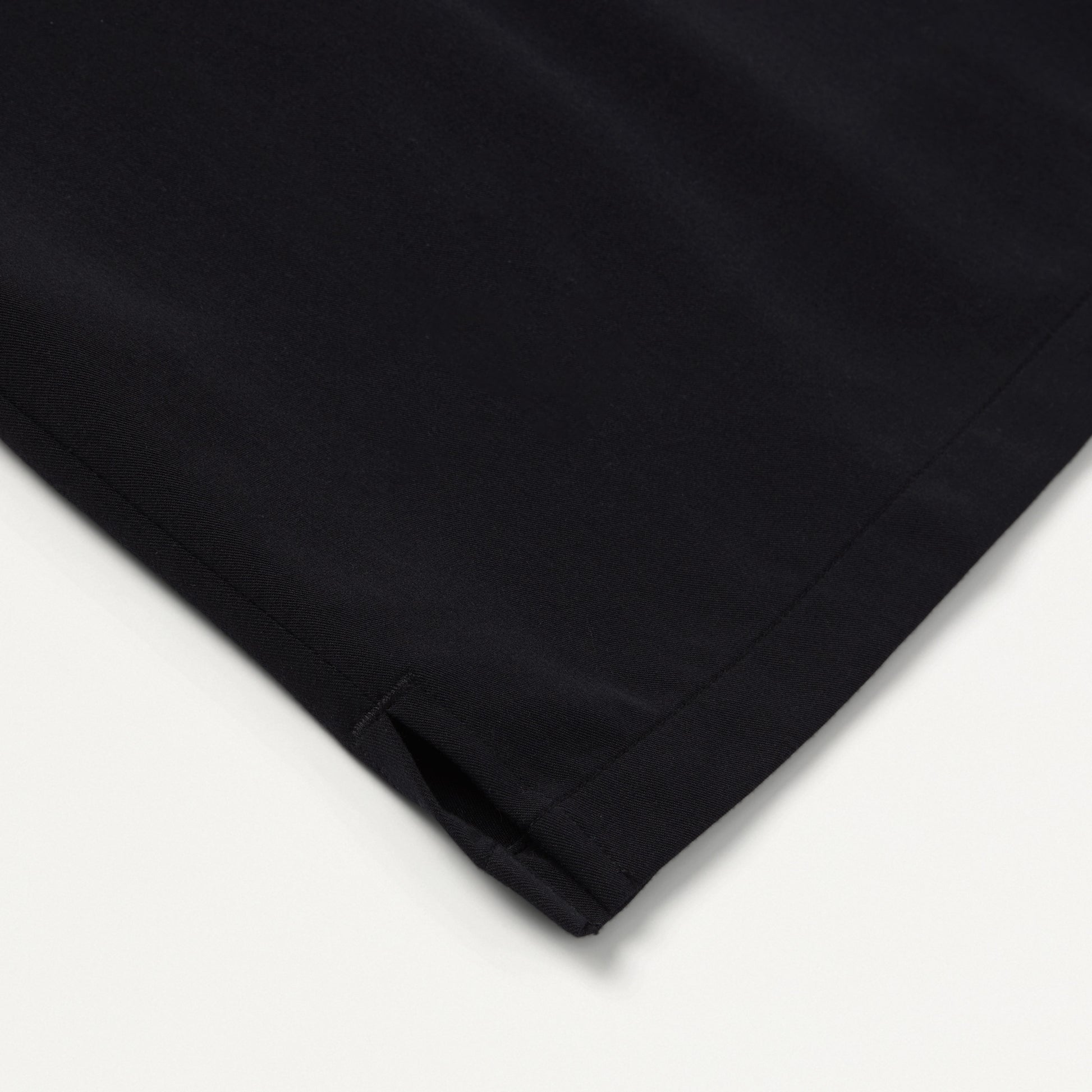JAANUU Rhena Essential 1 pocket Scrub Top Black - Get Scrubbed