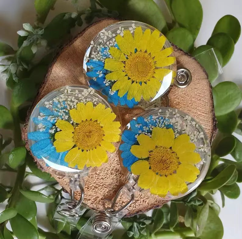 Pressed Flower Badge Reel - Yellow and Blue